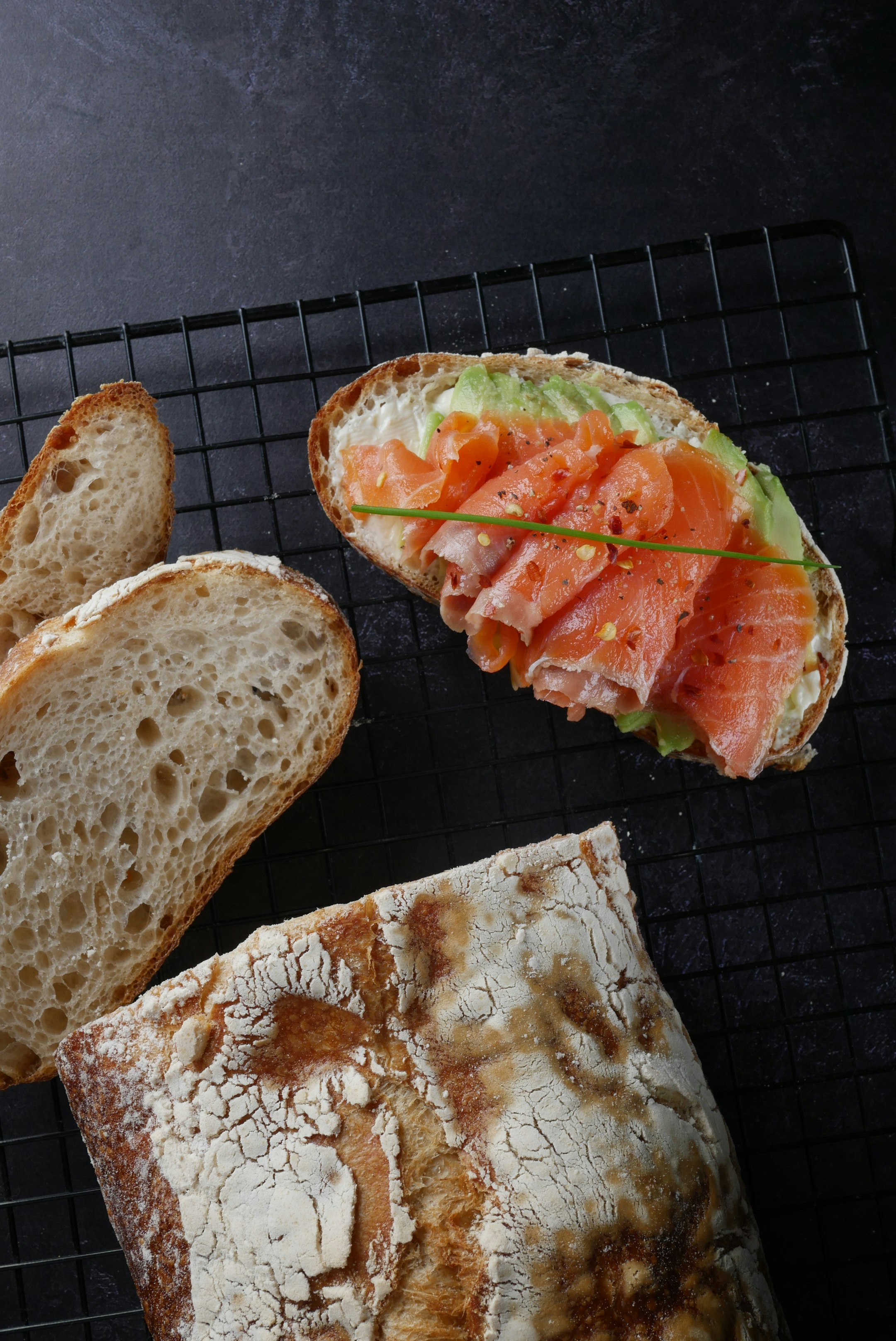 sliced bread with tomato and cheese